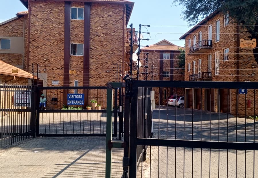 Apartment sold in Willow Acres