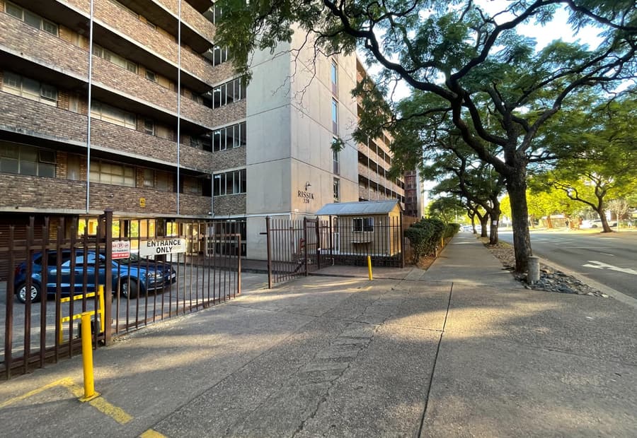 Apartment sold in Sunnyside