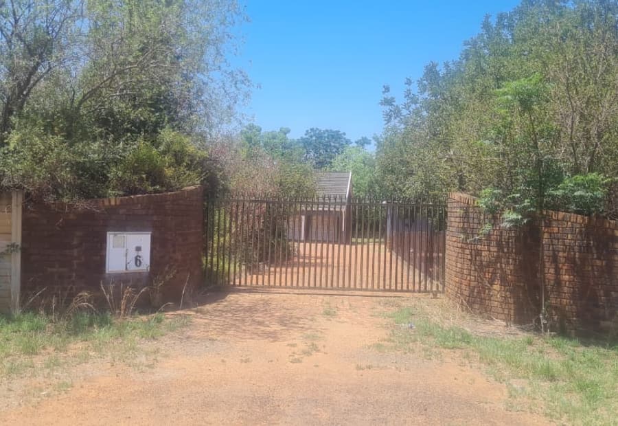 Farm sold in Kameeldrift West