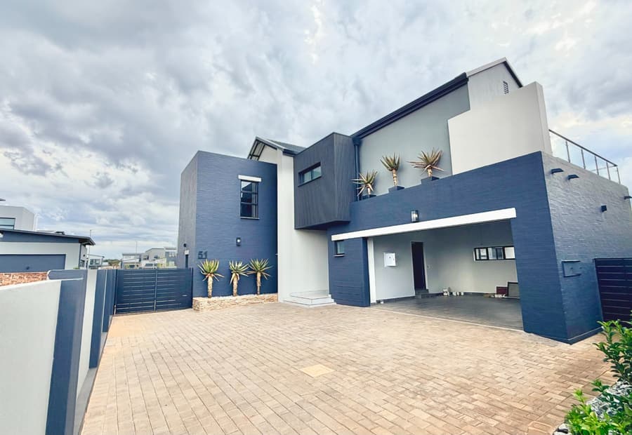 House sold in Midstream Estate
