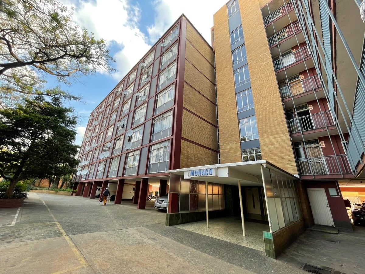 3 bedroom Flat/Apartment in Muckleneuk
